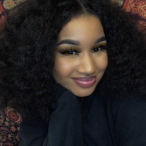 Meet your Posher, Mikaela